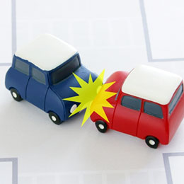 交通事故によるケガの治療は自賠責保険も対応しております！